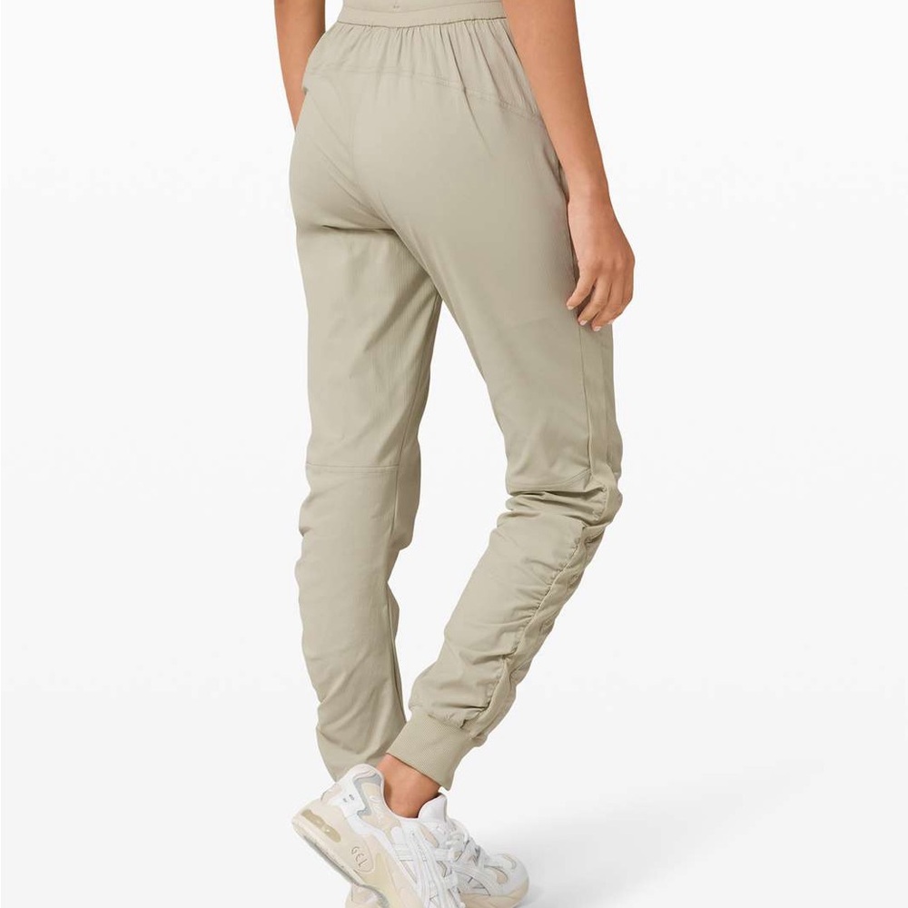 Lululemon joggers - Picture 3 of 4